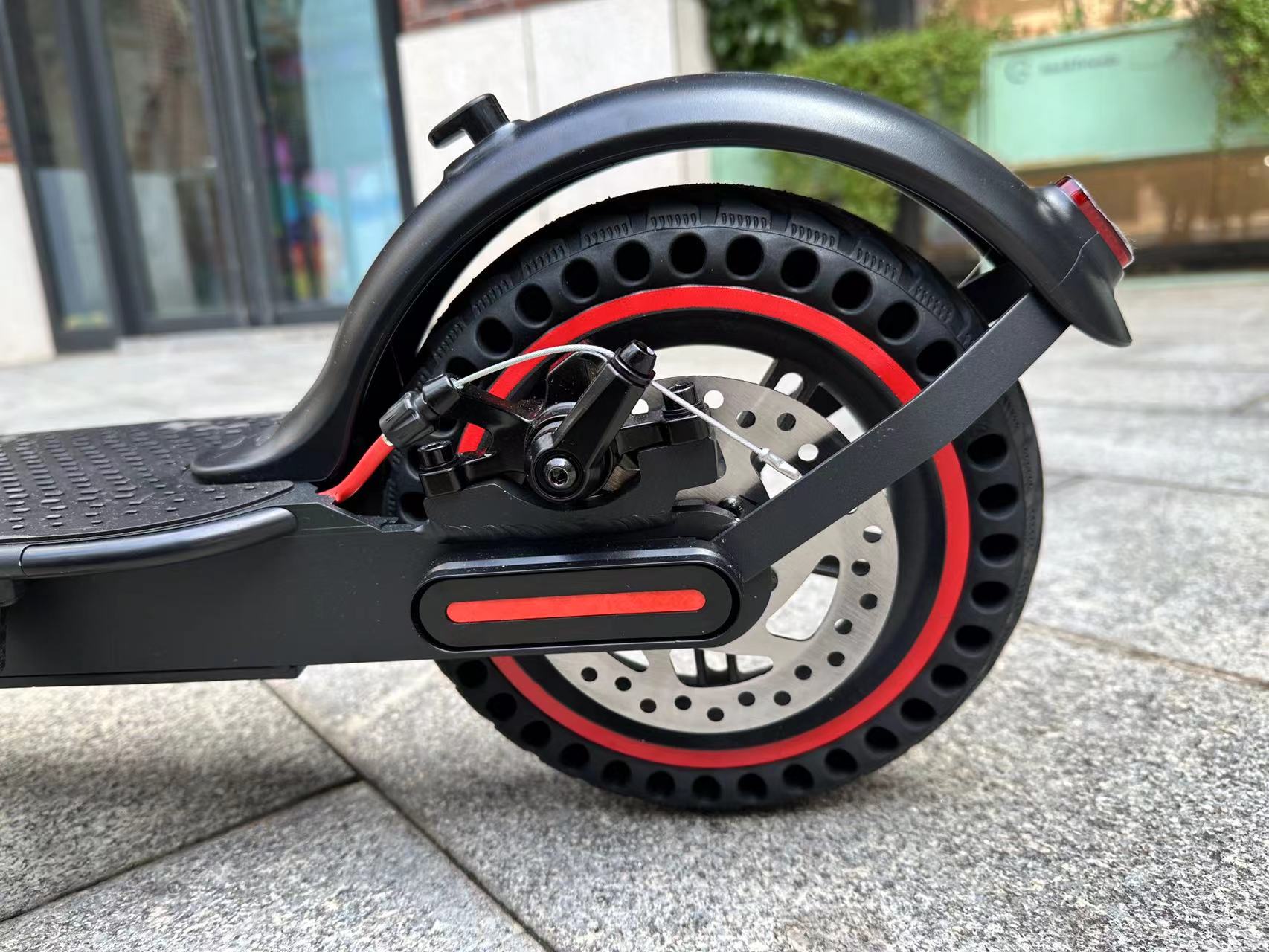 Rueda trasera con freno de disco del patinete electrico PowerRide Classic